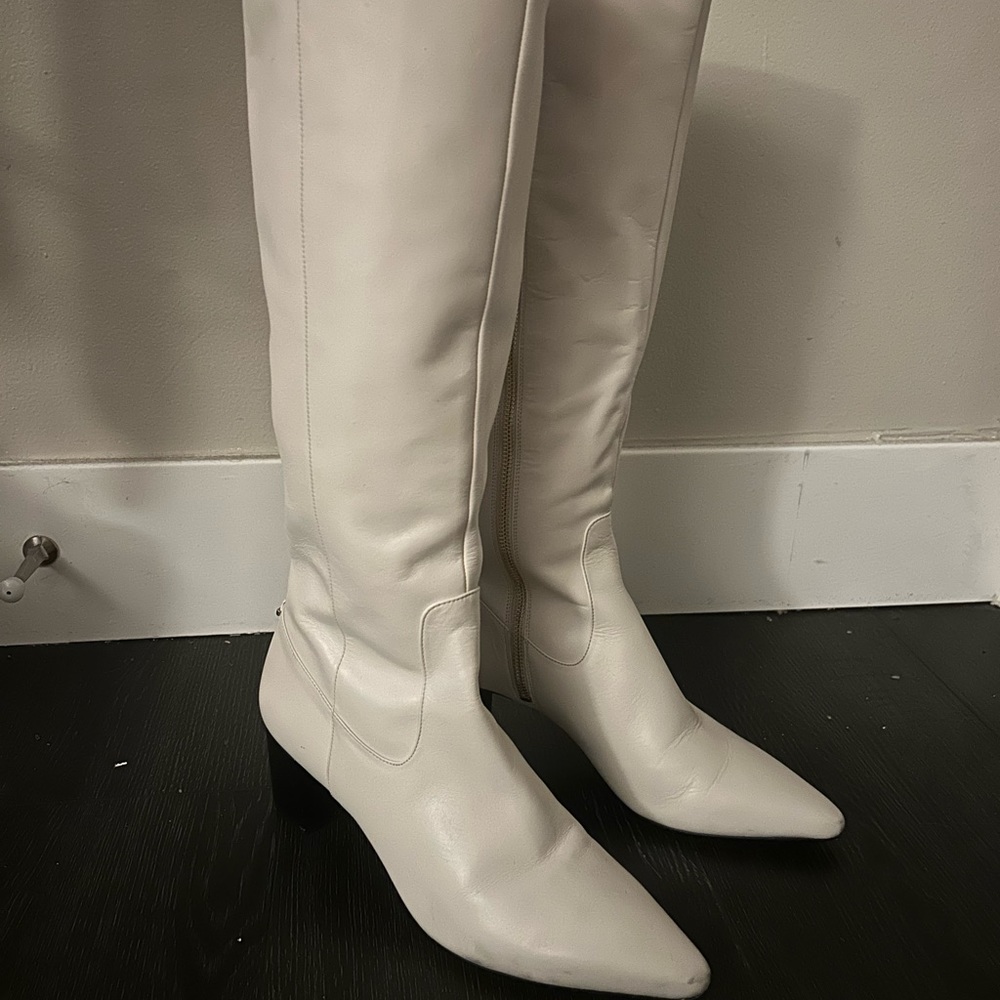 White heel boots
